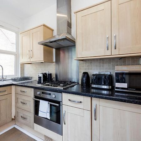 Welcomestay Colliers Wood Two Bed Apartment - Home Away From Home Лондон Экстерьер фото
