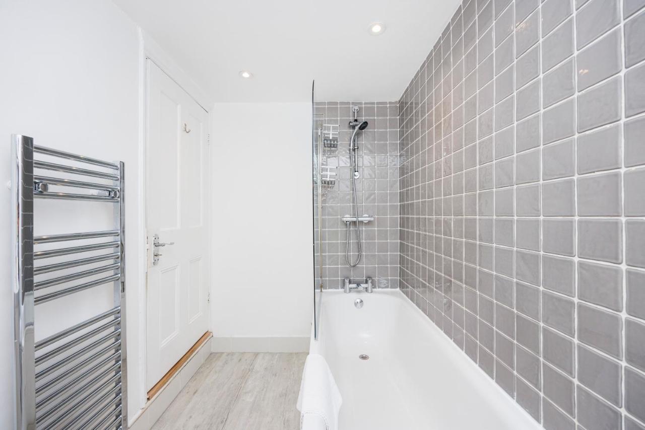 Welcomestay Colliers Wood Two Bed Apartment - Home Away From Home Лондон Экстерьер фото