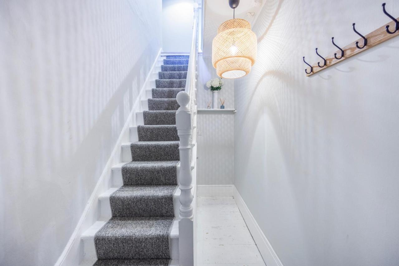 Welcomestay Colliers Wood Two Bed Apartment - Home Away From Home Лондон Экстерьер фото