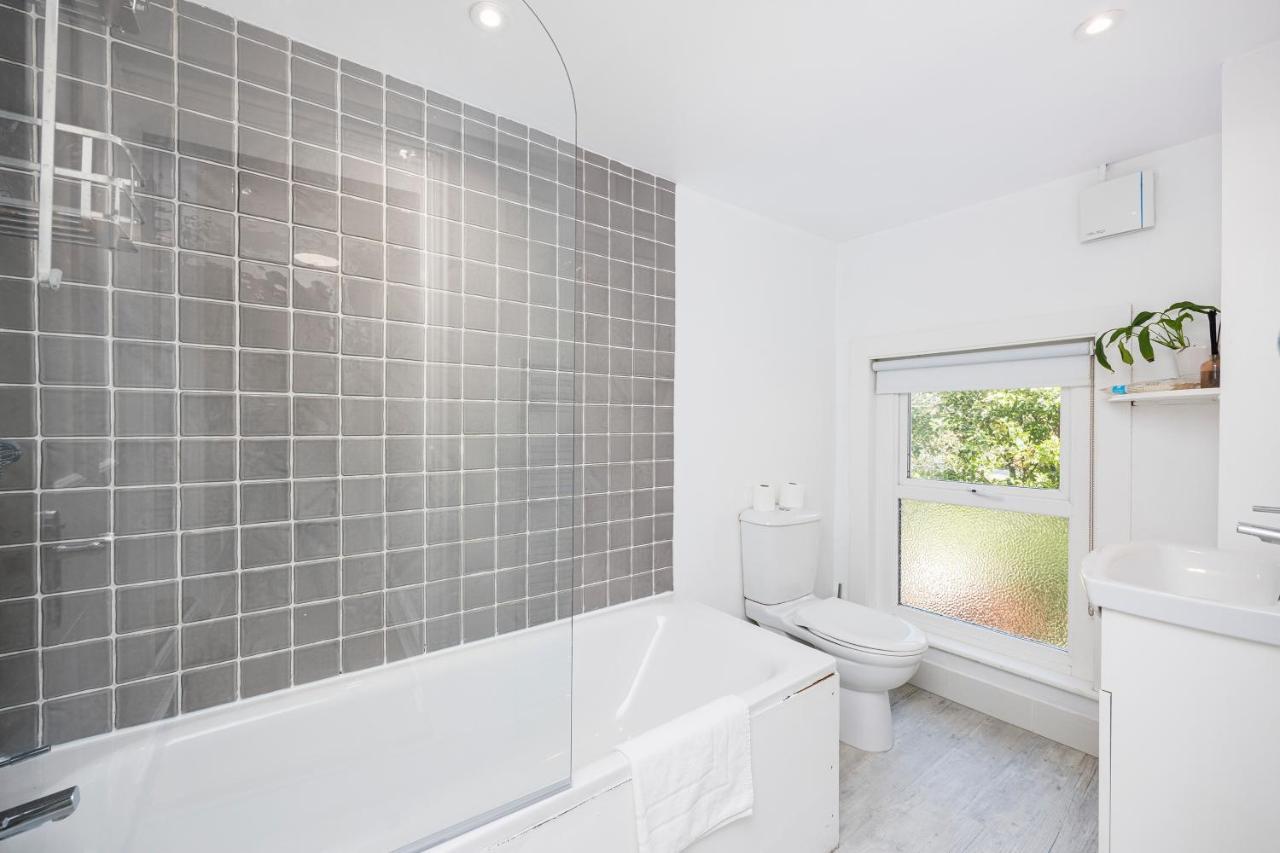 Welcomestay Colliers Wood Two Bed Apartment - Home Away From Home Лондон Экстерьер фото