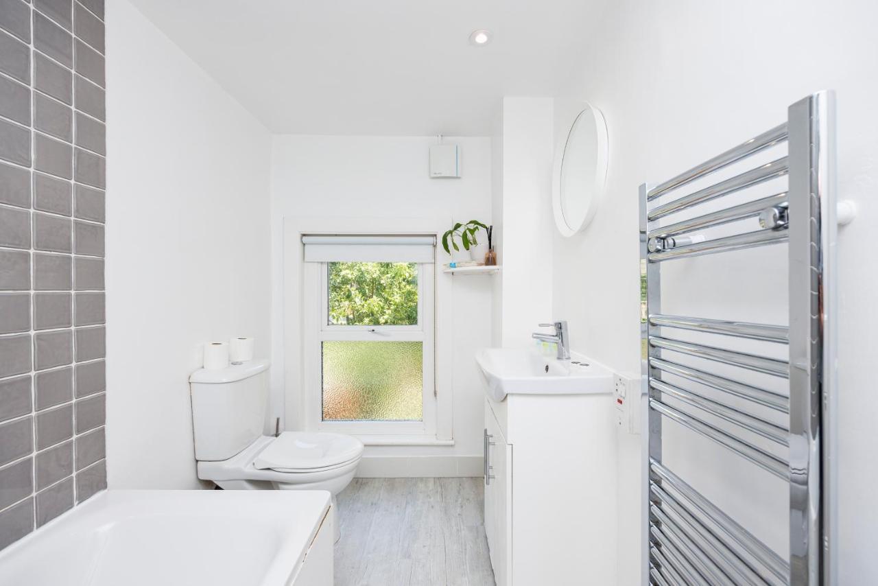 Welcomestay Colliers Wood Two Bed Apartment - Home Away From Home Лондон Экстерьер фото