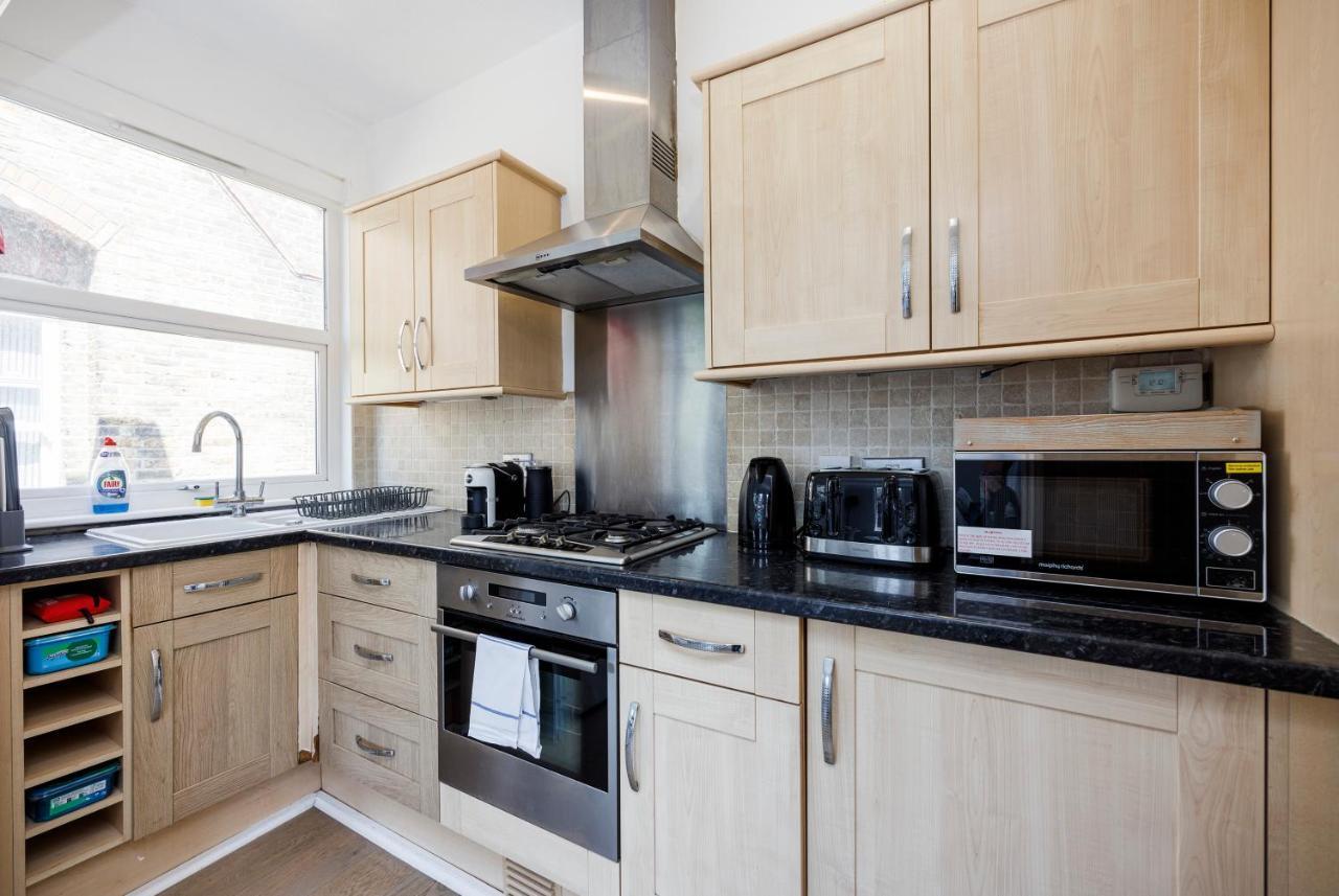 Welcomestay Colliers Wood Two Bed Apartment - Home Away From Home Лондон Экстерьер фото